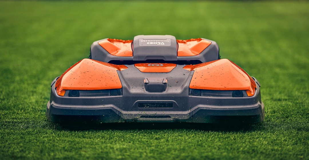 The Robot Groundskeepers Quietly Reshaping Golf Courses